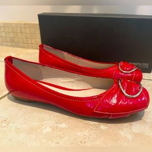 Kenneth Cole size 6.5 red flats